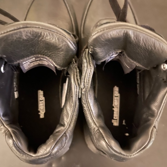 Size 5.5 used Nike boots black in color with no box - Picture 2 of 6
